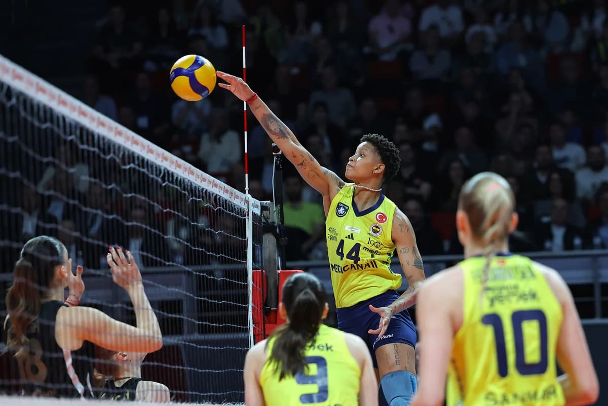 VakıfBank, Fenerbahçe Medicana’yı 3-0 Geçti