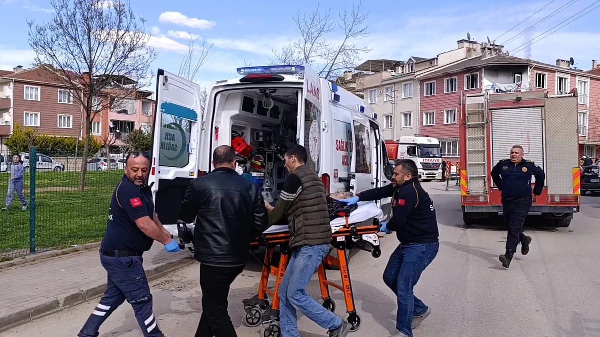 İnegöl’de Yangın Faciası: 77 Yaşındaki Kadın İtfaiyecilerin Müdahelesiyle Kurtarıldı