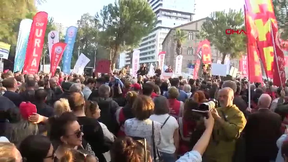İzmir’de Meslek Fabrikası İçin Miting Düzenlendi