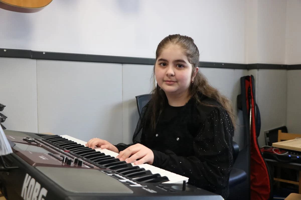 Zeynep Ebrar İşleyen, İki Kez Yeniden Kanserle Mücadelede Başarıya Ulaşarak Umut Dağıtıyor