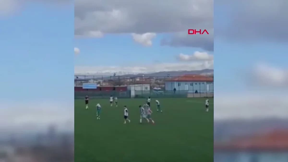 Malatya’da U-14 Liginde Maç Sonu Kavga Kameralara Yansıdı