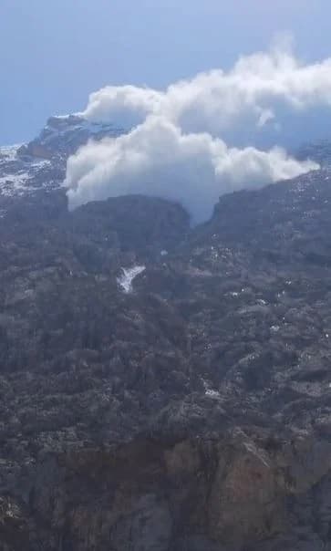 Hakkari’de Çığ Felaketi: Zap Suyu’nun Akışı Kesildi