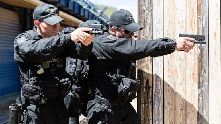 Sofulu’da 13 Türk gözaltı: 147 tabanca ve Daltonlar bağlantısı