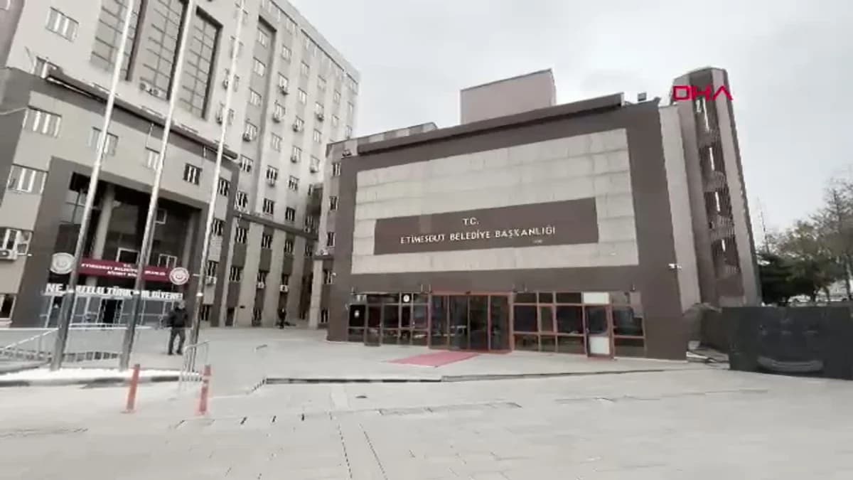 Etimesgut Belediyesi’nde Zimmet Operasyonu: 4 Gözaltı