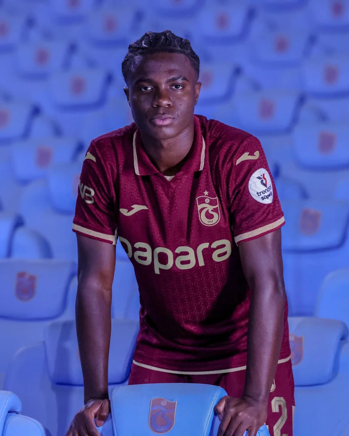 Trabzonspor’un Genç Yıldızı Christ Oulai: “Şampiyonlar Ligi’ni Kazanmak ve Fildişi Sahili’ne Dünya Kupası Getirmek Hayalim”