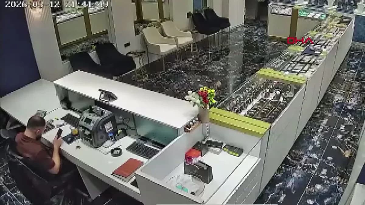 Kuyumcudan Cesur Mücadele: Çay Kazanını Fırlatarak Soyguncuları Durdurdu