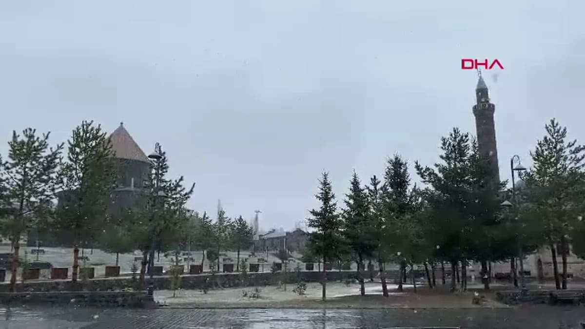Kars’ta İran’a Destek için Araç Konvoyu Düzenlendi