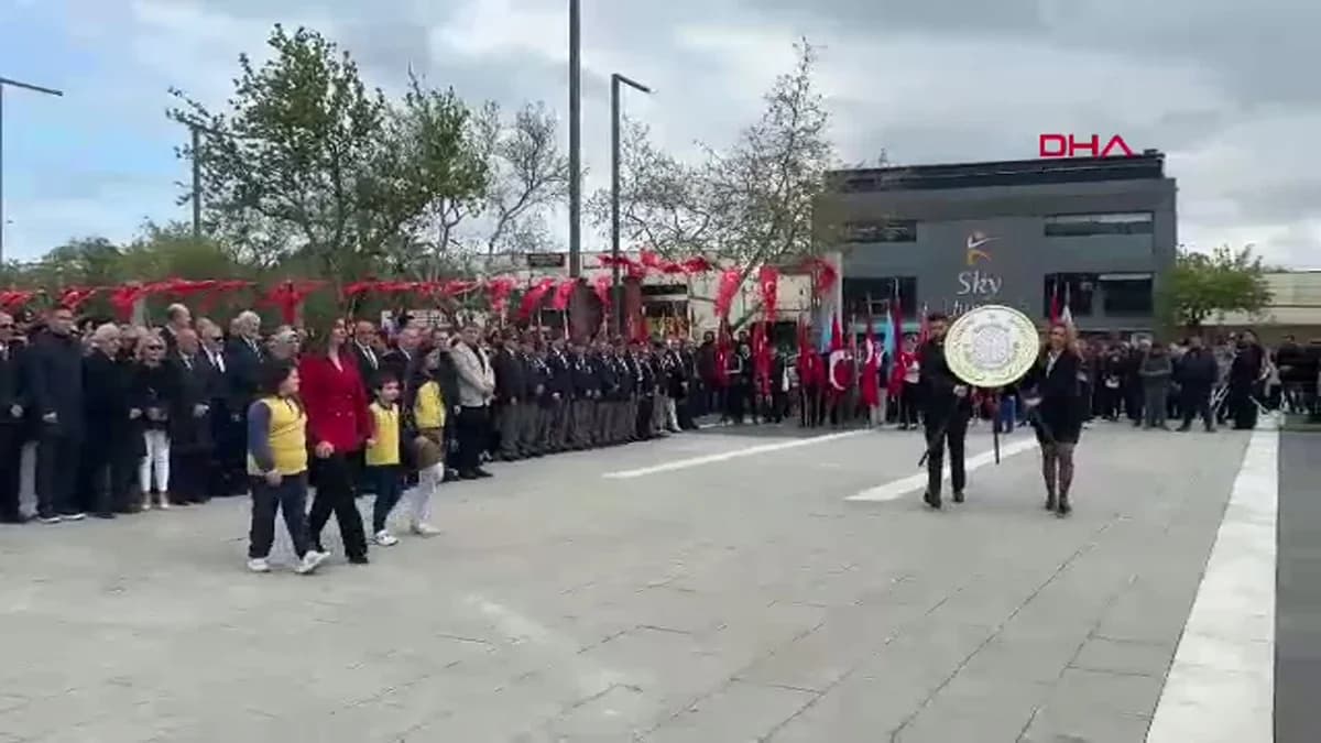 Çanakkale’de 23 Nisan Coşkusu: Atatürk Anıtı’na Çelenk Sunuldu