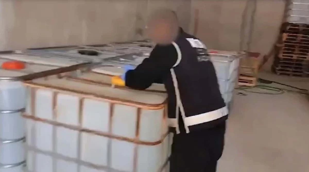 İzmir’de Dev Etil Alkol Operasyonu: 40 Ton Taklit Ürün Ele Geçirildi