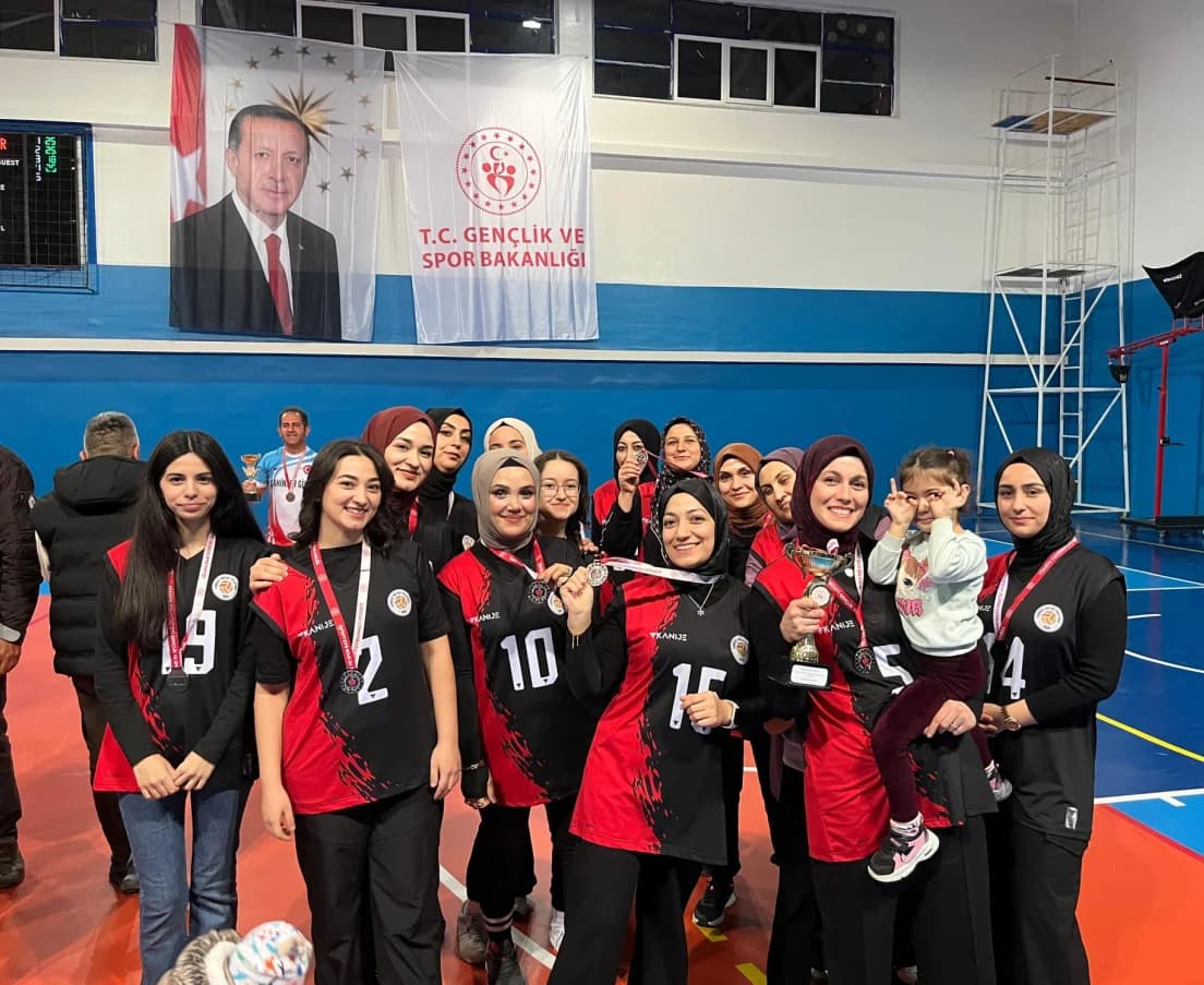 Kadınların Voleybol Takımı ile Sosyalleşme İhtiyaçlarına Yanıt