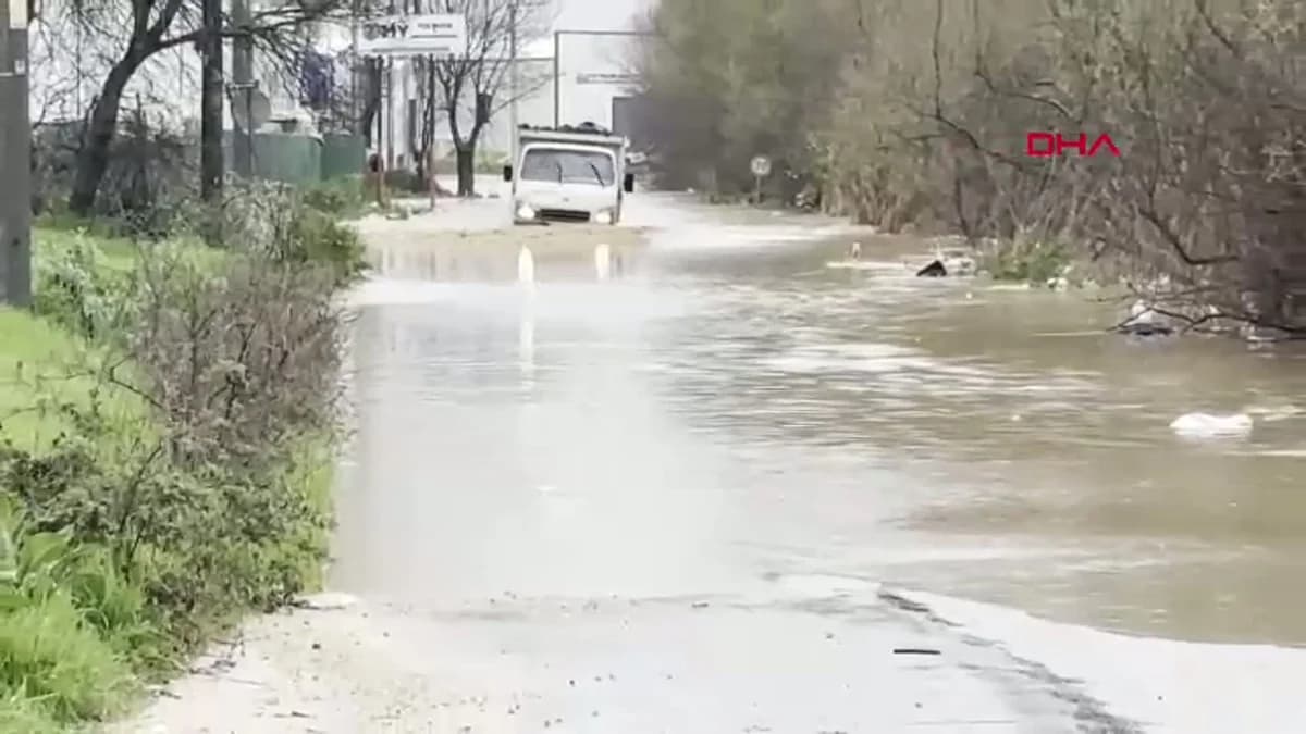 Bursa’da Etkili Sağanak ve Fırtına Felaketi