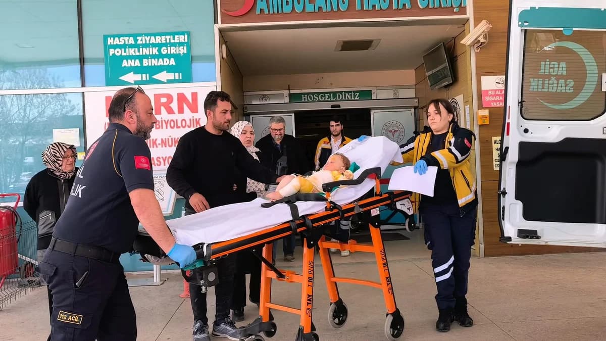 İnegöl’de Kahvaltı Sırada Facia: 9 Aylık Bebek Kaynar Su ile Yandı