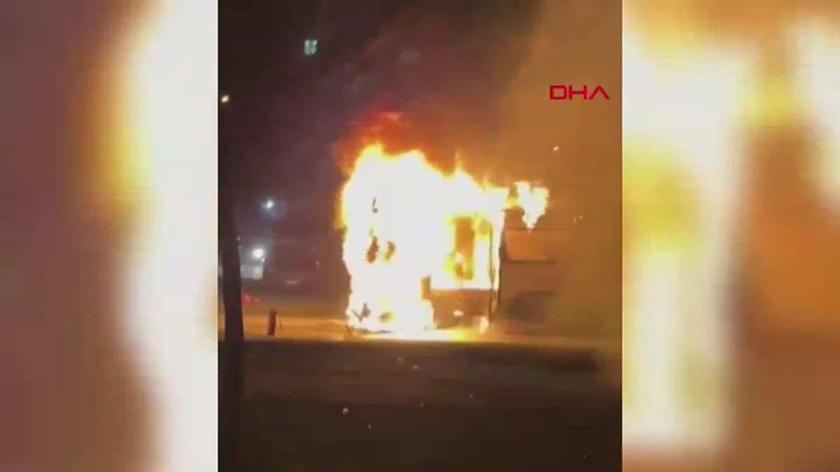 Kayseri’de Seyir Halindeki Özel Halk Otobüsü Alev Alev Yandı