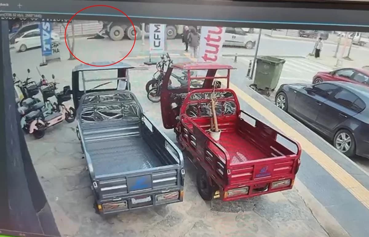 Yalova’da Kamyon Kazası: 75 Yaşındaki Yaya Hayatını Kaybetti
