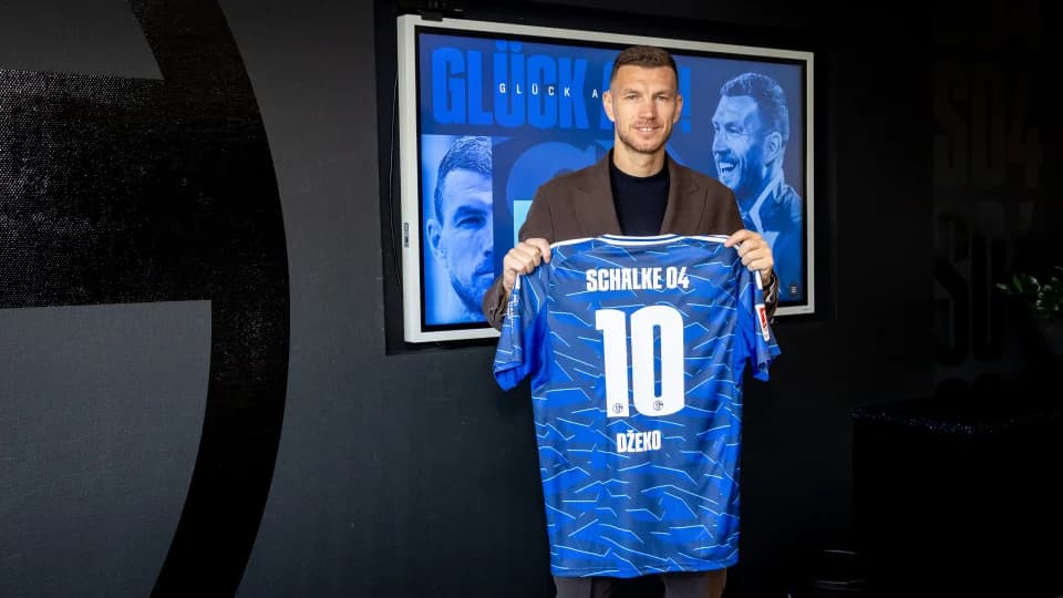 Bosna Hersekli golcü Edin Dzeko Schalke 04’e imza attı