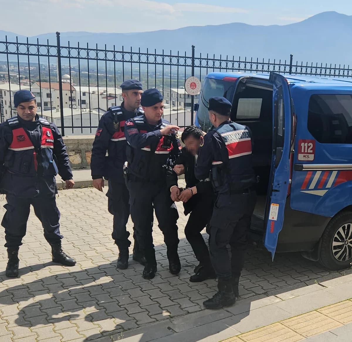 Bursa’da Sıcak Saatler: Babayı ve Oğlunu Vuran Şüpheli Adliyeye Sevk Edildi