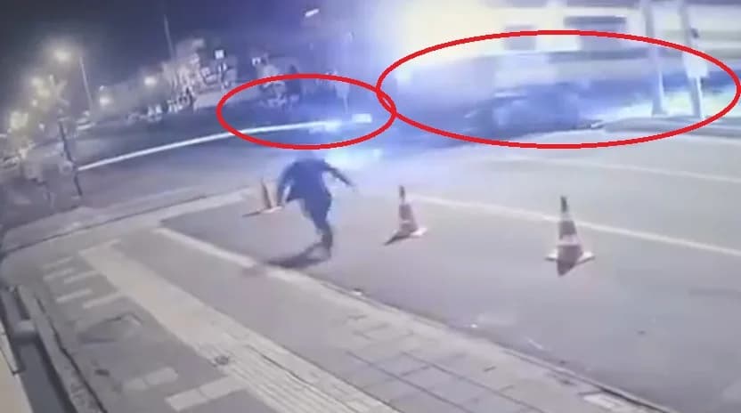 Diyarbakır’da Otomobilin Yük Trenine Çarptığı Kaza Anbean Kaydedildi