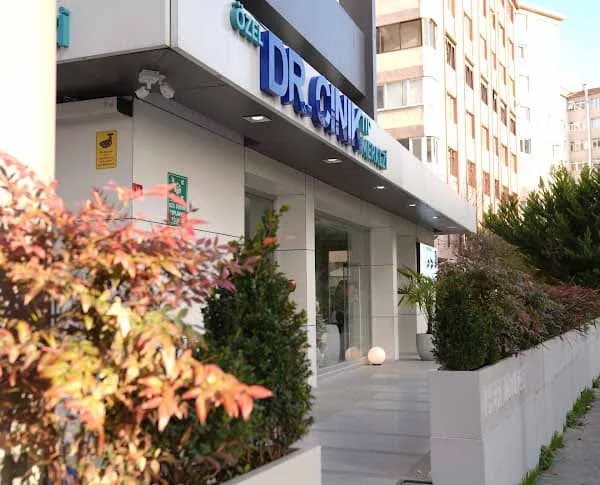 Antalya’da Diş Tatili: Dr. Cinik İle Modern Diş Tedavisi