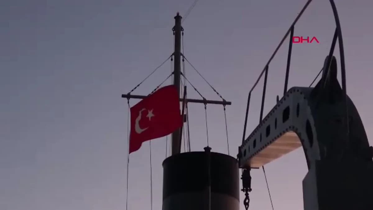 Nusret Mayın Gemisi Tarihi Kaza ile Karaya Oturdu