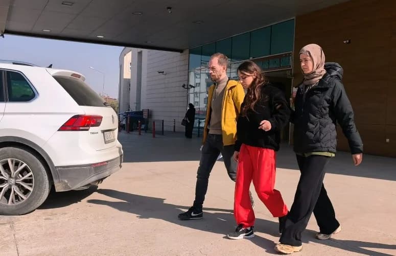 Bursa’da ‘Sevgili’ Kavgasında Bıçak Yaraları: 19 Yaşındaki Kız Tutuklandı