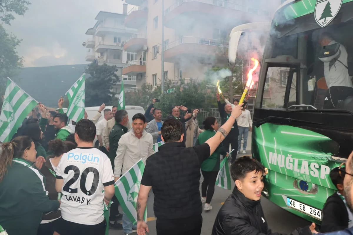 Muğlaspor’a Coşkulu Karşılama: Yarı Final Yolunda Taraftardan Tam Destek!