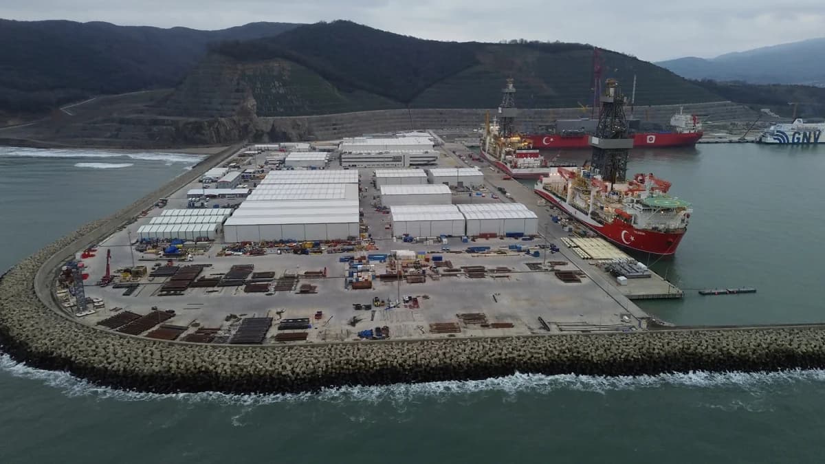 Bakan Bayraktar: Yerli Mühendislikle Enerji Filomuzun Test Süreçlerini Yürütüyoruz