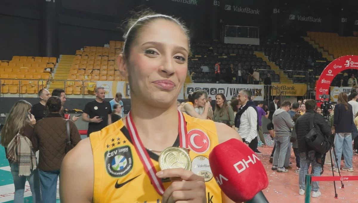 Derya Cebecioğlu, VakıfBank’a Duygusal Bir Veda Gerçekleştirdi