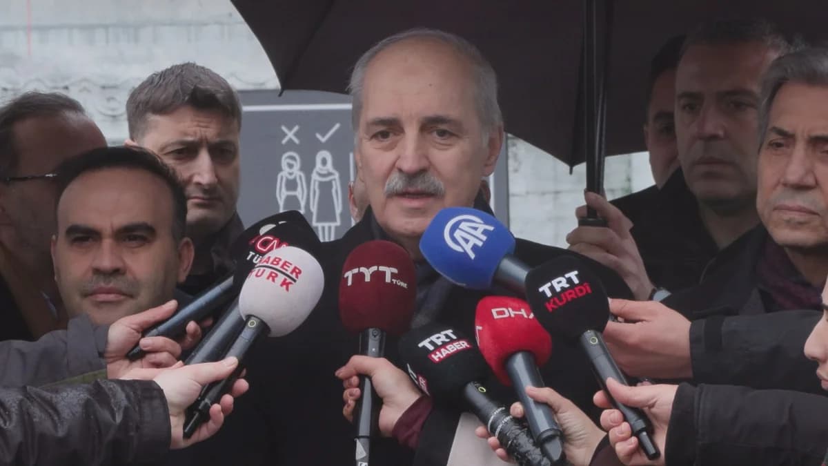 Numan Kurtulmuş, Bayram Namazını Ayasofya’da Kıldı