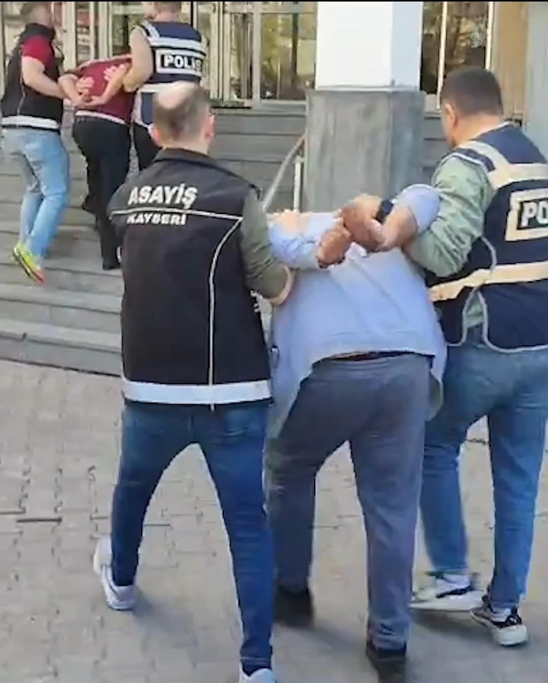 Kayseri’de Kan Donduran Cinayet Davasında 30 Yıl Hapis Cezası Alan İki Firari Hükümlü Yakalandı