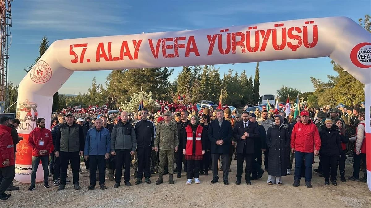 Çanakkale’de Tarihi Anma: 57. Alay Vefa Yürüyüşü ile Şehitler Canlandırıldı