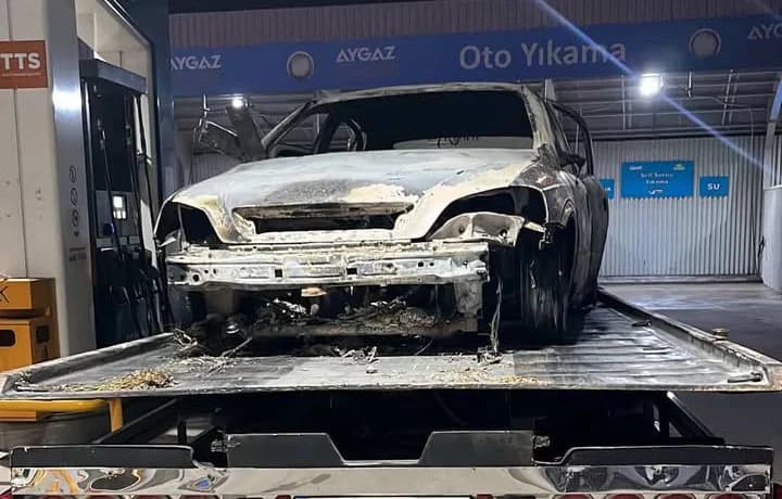 Adapazarı’nda Yanmış Otomobilde İnsan Kemikleri Bulundu