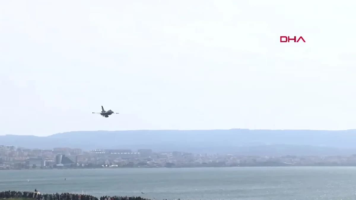 SOLOTÜRK Çanakkale Semalarında Mükemmel Bir Gösteri Düzenledi