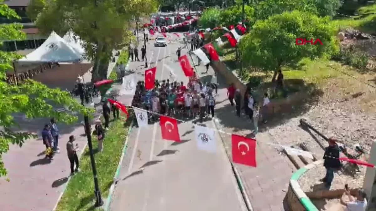 Reyhanlı’da 19 Mayıs Coşkusu: Liselilerden Kıyasıya Koşu Yarışı
