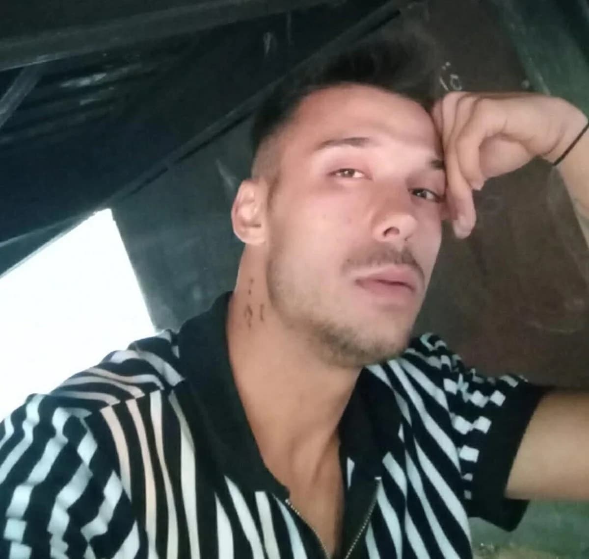 İzmir’de Müzisyen Emre Duman, Kavga Sonucu Hayatını Kaybetti
