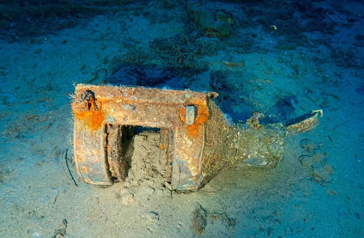 Çanakkale’de 110 Yıl Sonra HMS Triumph Zırhlısından Denizci Feneri Çıktı