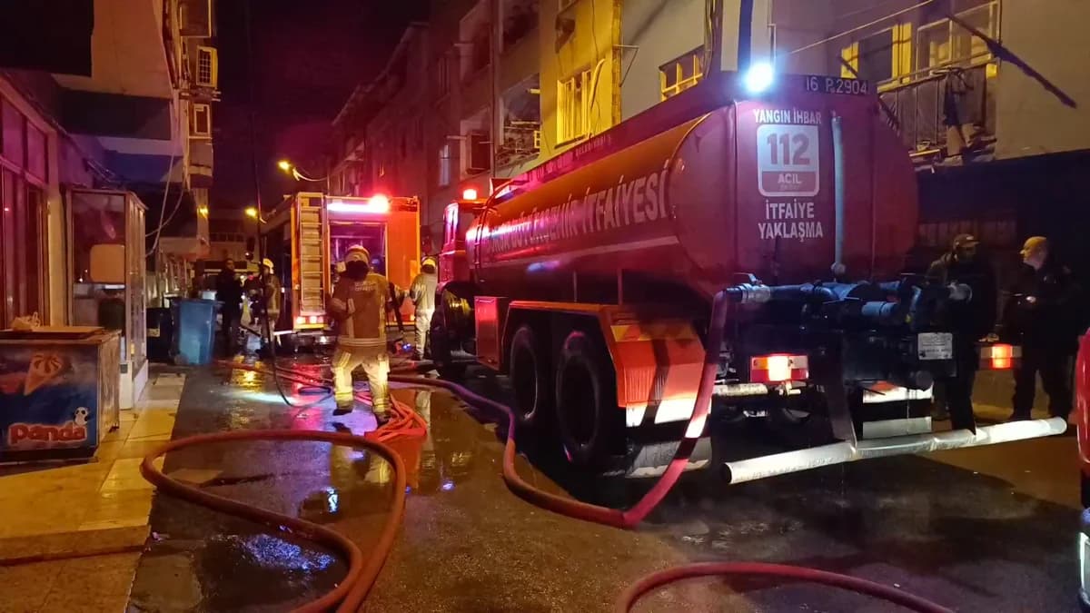 Bursa’da Apartman Çatı Katında Yangın: İtfaiye Hızla Müdahale Etti