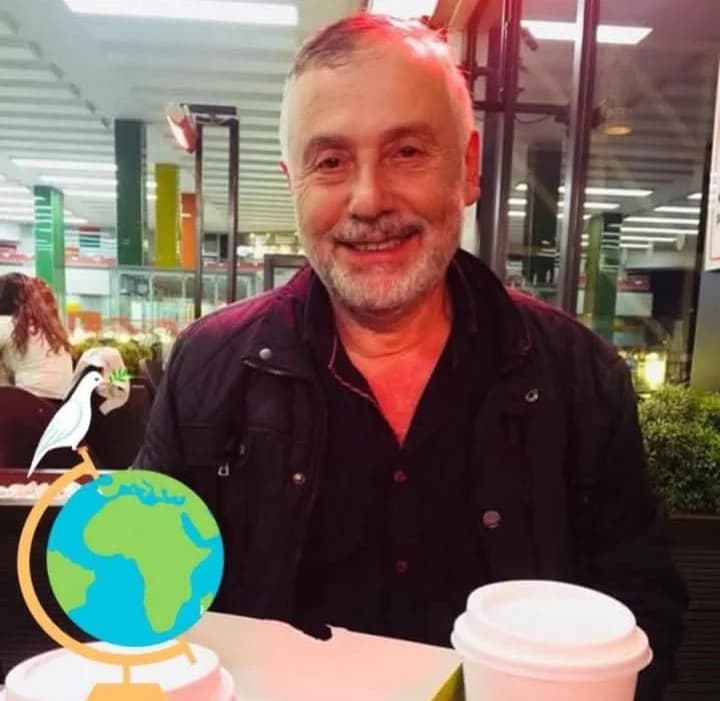 Kardeşinin Cenazesinde Kalp Krizi Geçiren Kadın Hayatını Kaybetti