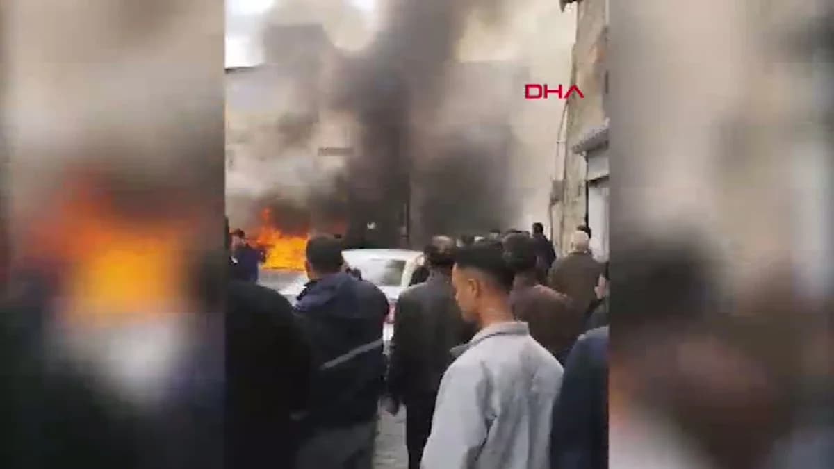 Şanlıurfa’da Elektrik Trafosunda Patlama: Park Halindeki 4 Araçta Yangın