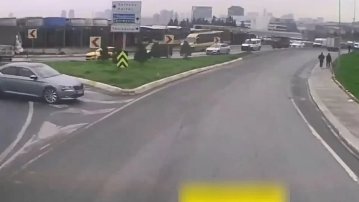 Küçükçekmece’de Ters Şeritte Gidebilen Sürücüye 31 Bin Lira Ceza Uygulandı
