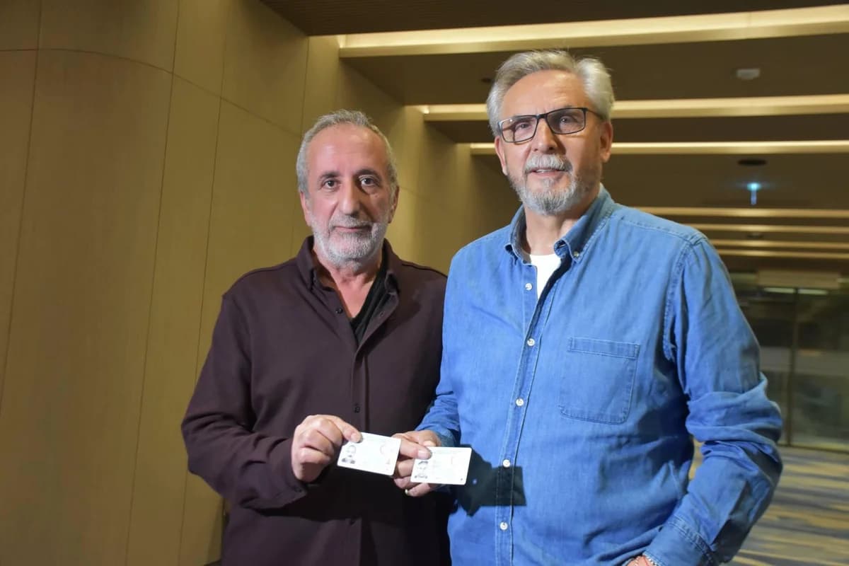 İzmir’de İki Adaş Kanser Hastasının Ortak Tedavi Süreci