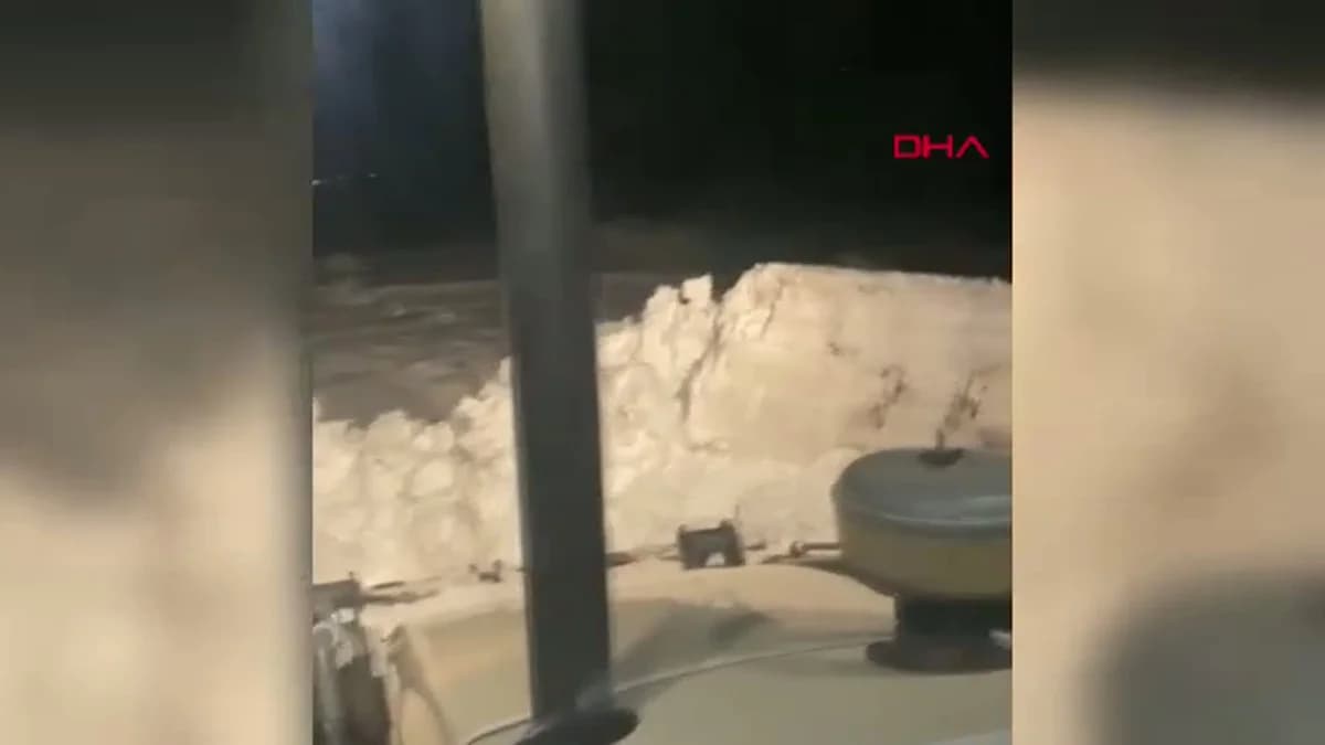 Bitlis’te Yoğun Kar Yağışı: 82 Köy Yolu Ulaşıma Kapandı