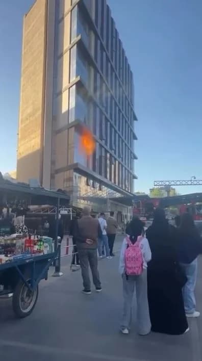 Diyarbakır’da İnşaat Halindeki Otelde Korkutan Yangın: 6 Yaralı