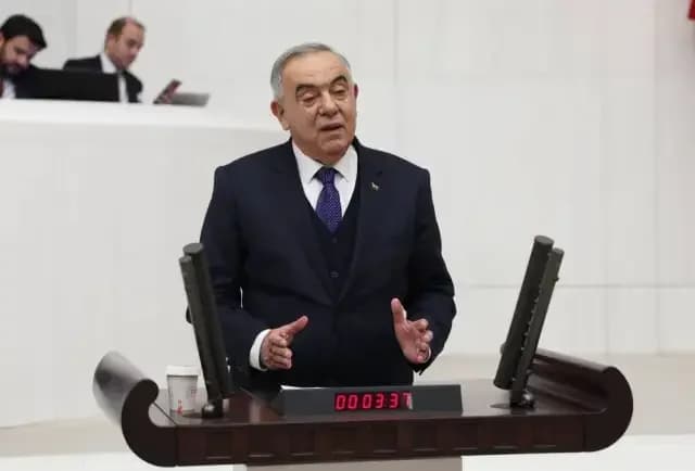 İmralı görüşmesi kararı sonrası Haydar Altıntaş komisyondan çekildi
