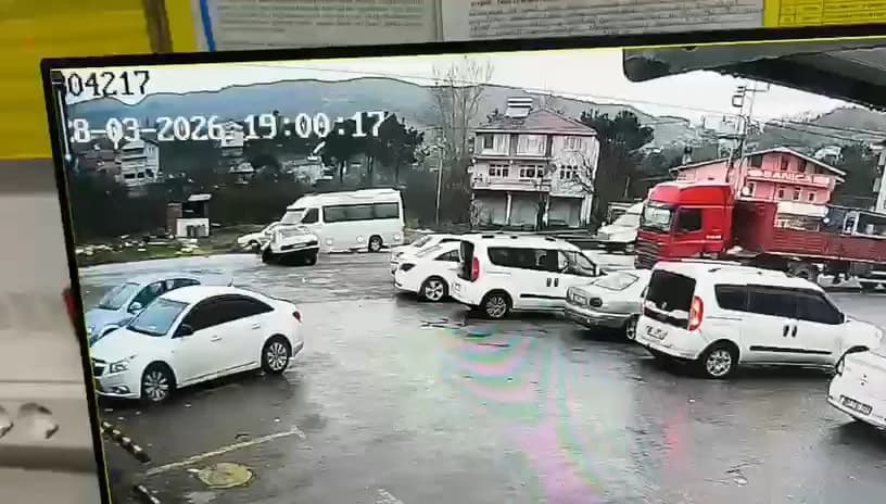 Ereğli’de Servis Minibüsü ve Otomobil Çarpıştı: 7 Yaralı