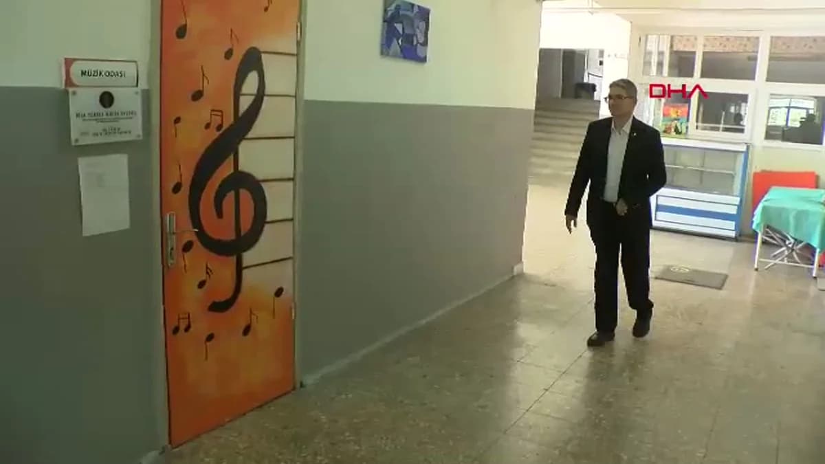 Onur Öğretmen Engel Tanımadı, Müzikle Hayata İlham Veriyor