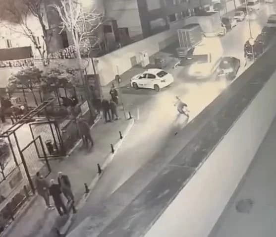Fatih’te Motosiklet Kazası: Yeni Görüntüler ve Ambulansta Tutuklama