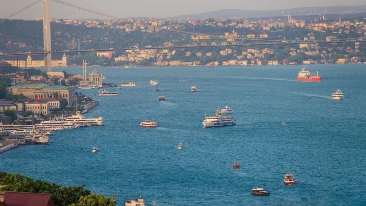 İstanbul Boğazı’nda Kıyı İşgali Sona Eriyor: Tekneler Kaldırılıyor