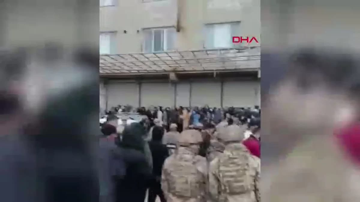Hatay’da silahlı kavgada hayatını kaybeden baba ve oğlu son yolculuğuna uğurlandı