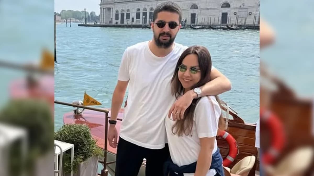 Ebru Gündeş’ten Eşinin Gözaltısı Sonrası Dikkat Çeken Montaigne Paylaşımı