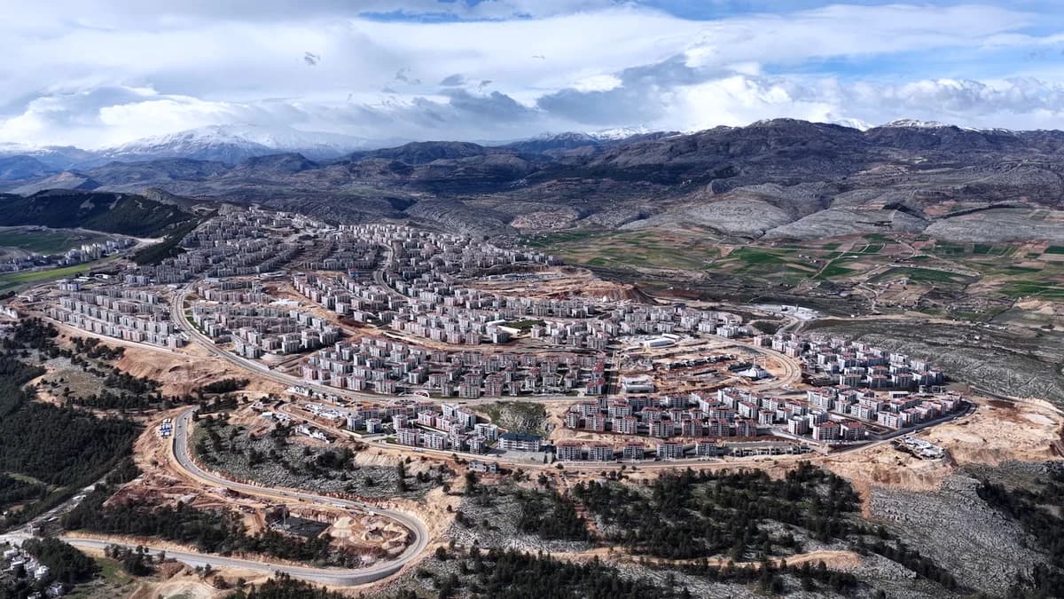 Bakan Kurum’dan Adıyaman’da Yeni İş Yerleri Açılışı
